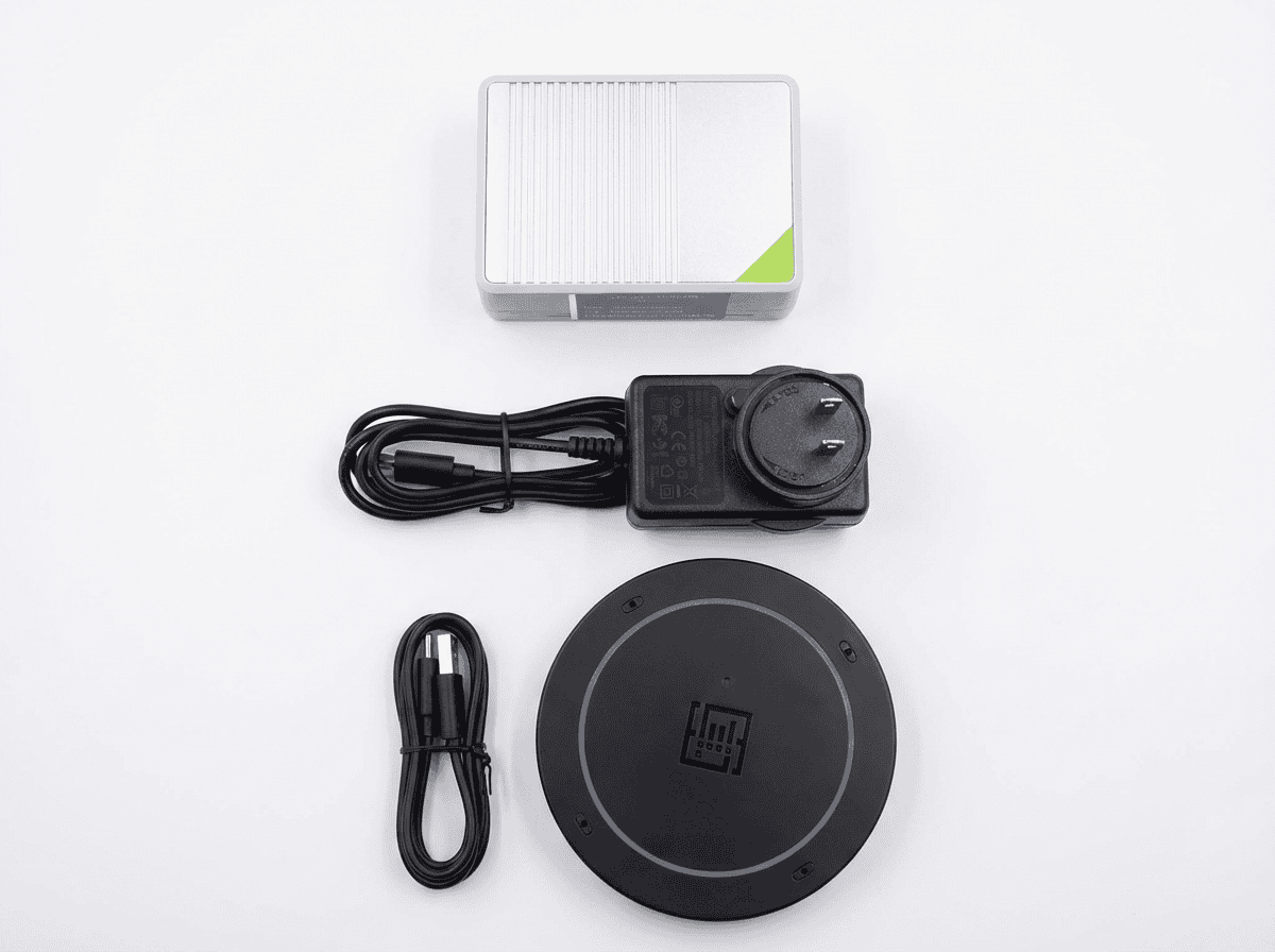 采集套件的全部东西——reRouter CM4、电源、USB 线，以及 reSpeaker XVF3800 麦克风阵列